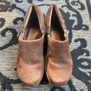 Ariat Brown Nubuck Strathmore Studded Clogs - size 10
